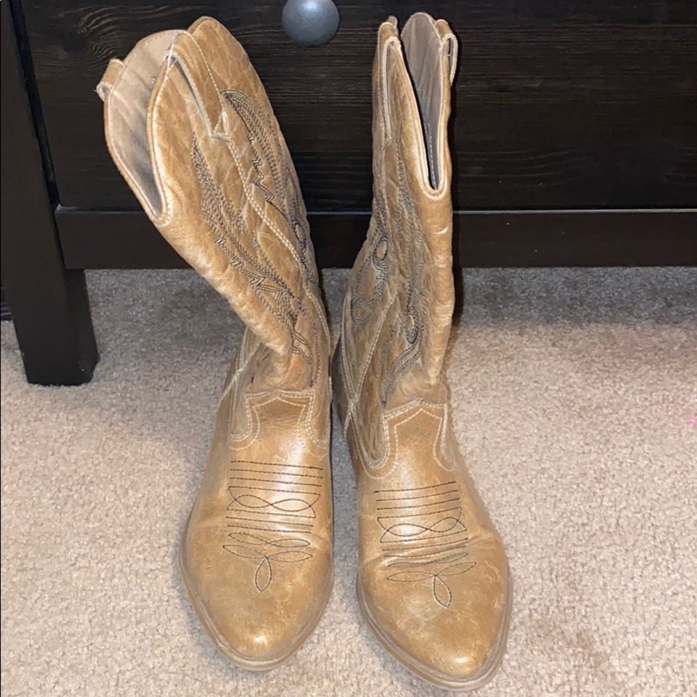AE Outfitters cowgirl boots size 7 used